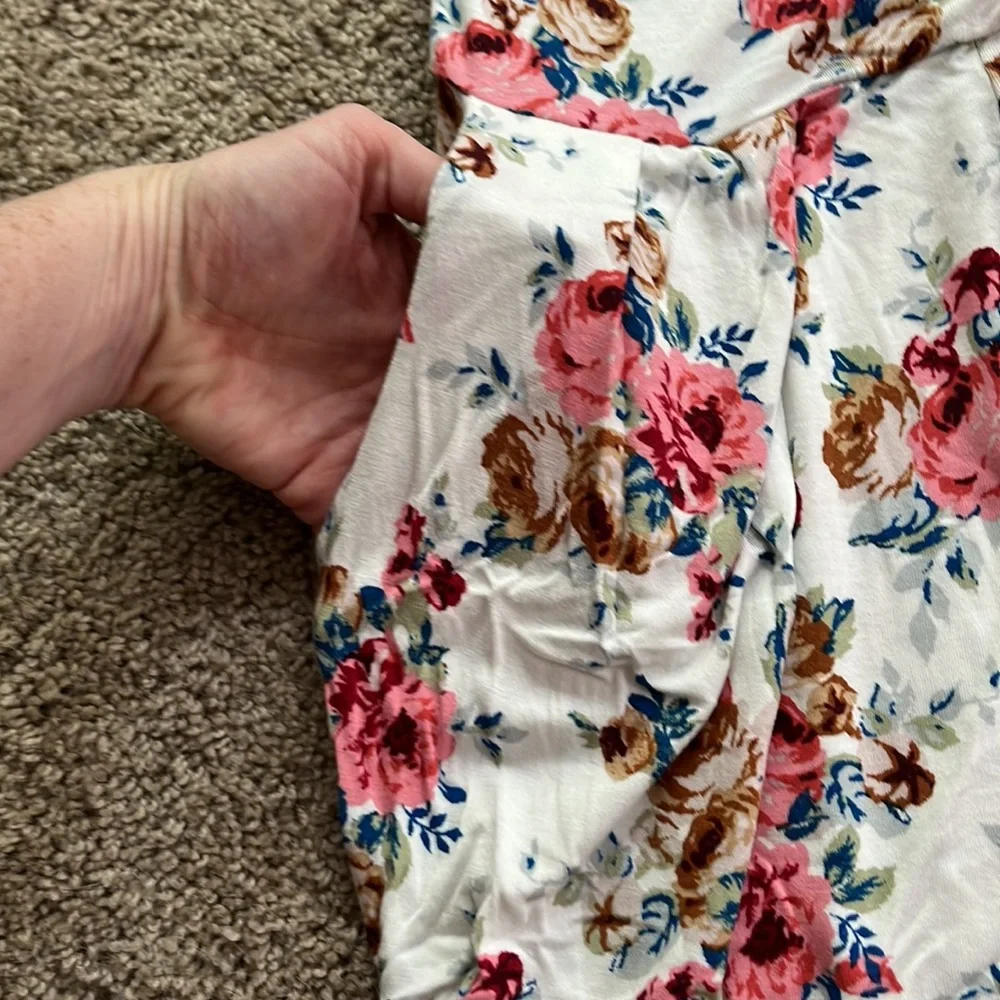 2/$25 bundle - Women's strapless floral jumpsuit - Picture 5 of 5